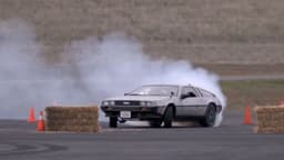 Беспилотный дрифт: в Стэнфорде научили DeLorean ездить в заносе