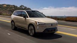 Не кроссовер, а катастрофа. Флагманский кроссовер Volvo EX90 оказался непригодным к эксплуатации, владелец требует возврата денег