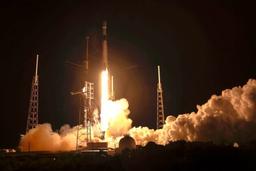 SpaceX вывела спутники конкурента Amazon на орбиту