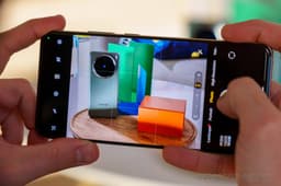 Он будет конкурировать с iPhone 17 Pro и Galaxy S26 Ultra. Раскрыты характеристики камеры Vivo X300 Pro