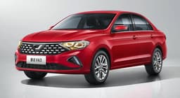 Родственник российского Volkswagen Polo, только гораздо доступнее. Представлен Jetta VA3 2025 — в 2,5 раза дешевле, чем Jetta VA3 2024 в России