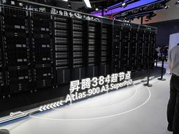 Вдвое мощнее, чем у Nvidia, но втрое дороже и ценой вчетверо большего энергопотребления. Huawei показала свой ИИ-кластер Atlas 900 A3 Superpod