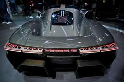 Электромобили не нужны? Porsche отказывается от планов по производству собственных аккумуляторов