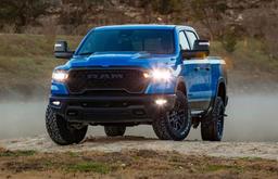 JAC T9 с корнями Toyota Hilux вновь стал самым продаваемым пикапом в России, американские внедорожники RAM 1500 вошли в топ-5