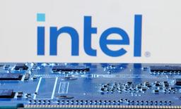 Ставка Intel может оказаться фатальной. У компании до сих пор проблемы с выходом годных кристаллов Panther Lake на техпроцессе 18A