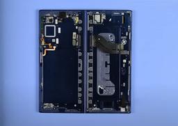 Очень нежный экран и батарея, которую легко согнуть: Samsung Galaxy Z Fold7 может и очень прочный смартфон, но неремонтопригодный