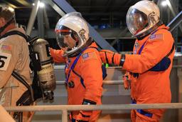 Астронавты NASA отрепетировали ночной запуск Artemis II, отработав все сценарии, включая экстренную эвакуацию