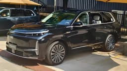 Крутой аналог Mercedes-Maybach GLS и BMW X7 с расходом 4,8 л/100 км и запасом хода до 1500 км. К дилерам поступил роскошный шестиместный внедорожник Geely Galaxy M9
