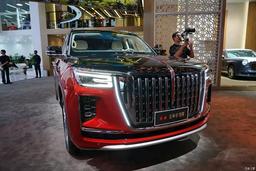 Аналог российского Aurus Komendant, но только в 3 раза дешевле: флагманский внедорожник Hongqi Guoyao 2026 с 4,0-литровым мотором V8 оценили в 1,56 млн юаней (17,5 млн рублей)