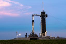 Американская ракета Falcon 9 с космонавтом Олегом Платоновым запущена к МКС