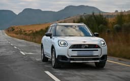 В Россию привезли партию новых Mini Countryman S с ДВС