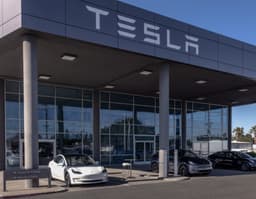 Все, кроме Cybertruck: автомобили Tesla получили расширенную 7-летнюю гарантию на дорогие детали в США и Канаде
