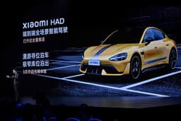 Xiaomi устраняет сбой системы помощи при вождении в 110 000 электрокаров SU7 по воздуху