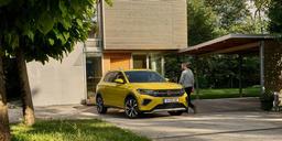 Новейшие Volkswagen T-Cross 2025 в России предлагают за 2,65 млн рублей