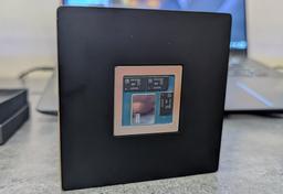 Новая SoC Snapdragon X2 Elite Extreme для Windows-ПК настолько мощная, что мобильные чипы AMD, Intel и даже Apple остаются далеко позади 