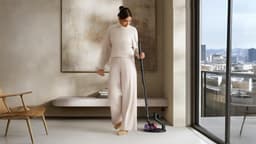 Dyson Pencil Vacuum с корпусом диаметром 38 мм, мощностью всасывания 55 аВт и двигателем с частотой 140 000 оборотов в минуту выходит в Китае
