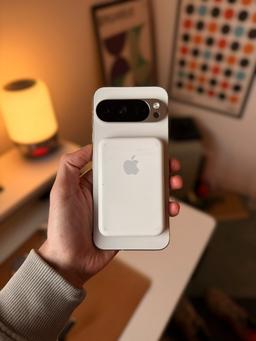 Магнитный аккумулятор Apple MagSafe, как оказалось, совместим с Google Pixel 10 Pro XL