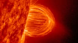 Двойная природа энергичных электронов раскрыта: Solar Orbiter измерил частицы в рекордной близости к Солнцу и впервые связал их с конкретными событиями