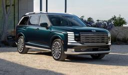 Новые Hyundai Palisade с 2,5-литровым мотором дилеры продают в России по цене от 7,7 млн рублей, но некоторые предлагают скидки до 1,6 млн рублей за trade-in