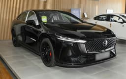 Ну и что, что Mazda 6 ушла из России? У крупного дилера появились гибриды Mazda EZ-6 — по цене Toyota Camry