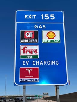 «Тревожность по поводу запаса хода» уходит в прошлое: Tesla заявила, что на её машинах уже можно проехать почти по всем дорогам США без проблем с зарядкой