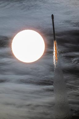 SpaceX выполнила 110-й запуск Falcon 9 в 2025 году
