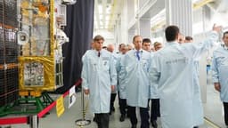В России запустили конвейерную сборку космических спутников