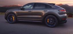 Porsche меняет стратегию: электромобили откладывают в долгий ящик, будущие Porsche Cayenne и Panamera будут с бензиновыми моторами