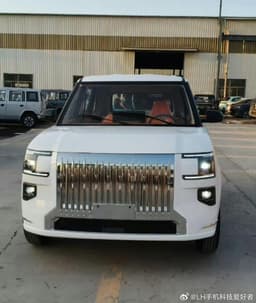 Выглядит как Zeekr 9X, но стоит в 100 раз дешевле. В Китае уже выпустили дешевую копию флагманского внедорожника Zeekr