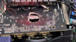 GeForce RTX 5070 Ti с огромной дыркой в плате получила вторую жизнь благодаря Radeon RX 580