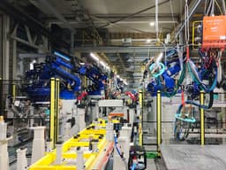 К концу 2025 года в Калининграде начнут собирать четыре модели автомобилей по полному циклу, а в 2026 году «Автотор» запустит сварку кузовов восьми новых моделей авто