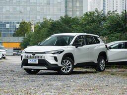 Новый Toyota Corolla Cross представят уже завтра, 28 октября: улучшенное оснащение и более мощный мотор