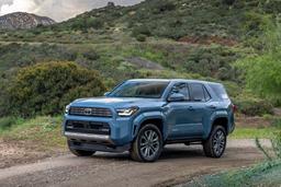 Новый Toyota 4Runner 2025 появился у столичного дилера, машину оценили в 9,9 млн рублей. Toyota 4Runner 2025 под заказ в России в три раза дешевле