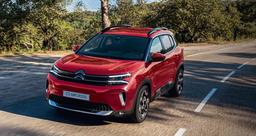Peugeot 408X, 4008, 5008, Citroen C5 Aircross и C5 X подешевели в России — новые скидки достигают 400 тыс. рублей