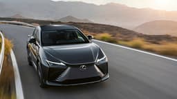 Lexus готовит совершенно новый кроссовер RZ550e F Sport: с имитатором механической коробки передач и без рулевого вала