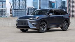 К российским дилерам приехала партия новых Lexus TX 500h F Sport Performance Luxury — самый большой Lexus оценили в 12,3 млн рублей