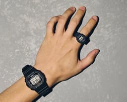 Cамые маленькие ударопрочные часы G-Shock в истории. Представлены Casio G-Shock Nano DWN-5600, которые можно носить как кольцо