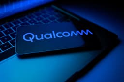 Qualcomm переводит чипы на новую технологию Arm из-за обострения конкуренции с Apple и MediaTek