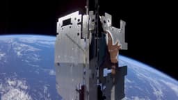 Австралийский спутник SpIRIT сделал первое селфи в космосе и приступает к наблюдениям гамма-всплесков