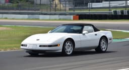 Американская икона с V8: в России продают ухоженный Chevrolet Corvette C4