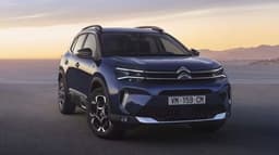Citroen C5 X и Peugeot 5008 подорожали в России