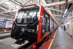 Первый беспилотный поезд метро в Москве начнет курсировать по графику к концу 2026 года