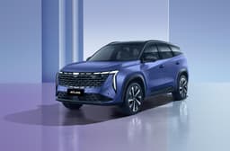 В России перестали продавать самый дешевый Geely Atlas — с передним приводом