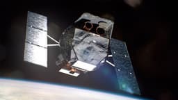 NASA готовит рискованную, но дешёвую миссию по спасению телескопа Swift от схода с орбиты