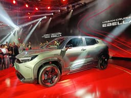 Представлен Toyota Urban Cruiser EBella — электрический кроссовер с запасом хода 543 км и ценой всего 21 тыс. долларов (1,5 млн рублей)