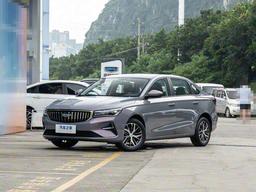 В Китае представили Geely Emgrand за 72,9 тыс. юаней (825 тыс. рублей)