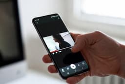 Google прикрывает лазейку: YouTube перестал работать в фоне в популярных браузерах