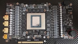 Оверклокер сам распаял на плате GeForce RTX 5090 второй разъём питания и подал на карту более 1500 Вт