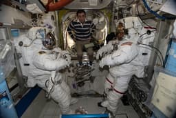 Первый в 2026 году выход в открытый космос с МКС отложен из-за проблем со здоровьем астронавта