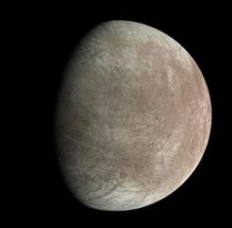 Зонд Juno уточнил толщину ледяной коры Европы и сузил модели её потенциальной обитаемости